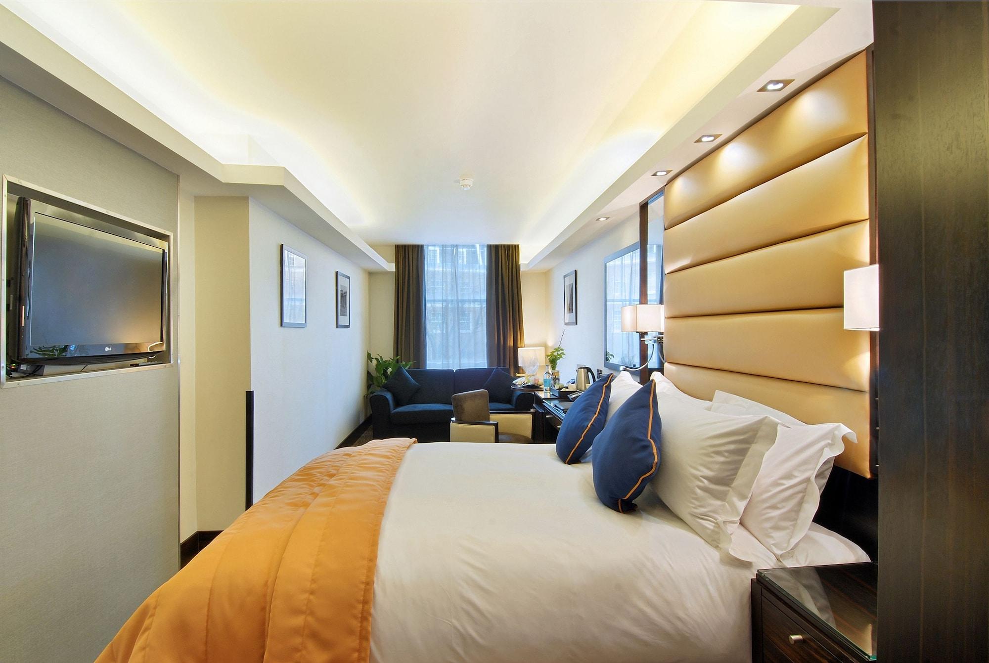 Park Grand Mayfair Londra Dış mekan fotoğraf A bedroom at the hotel