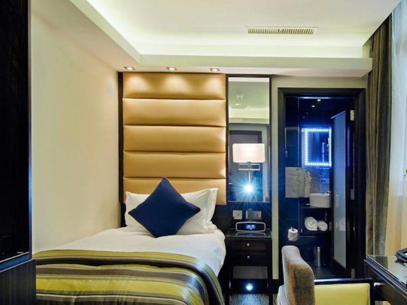 Park Grand Mayfair Londra Dış mekan fotoğraf A room at the hotel