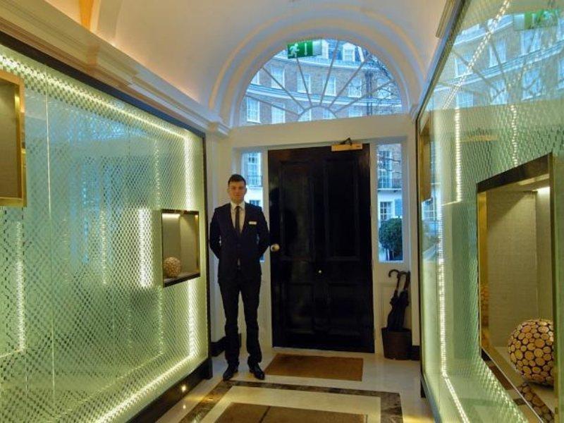 Park Grand Mayfair Londra Dış mekan fotoğraf The entrance to the hotel