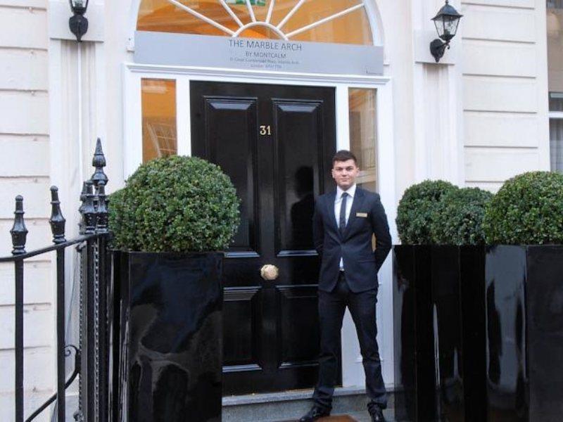 Park Grand Mayfair Londra Dış mekan fotoğraf The entrance to The Wallace Collection